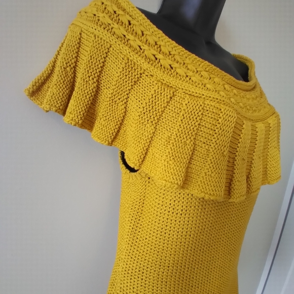 Sexy Sleeveless,Off The Shoulder Sweater by Anthropologie. - Picture 3 of 10